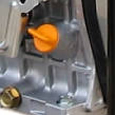 Масляный щуп позволяет контролировать уровень масла в двигателе во избежание поломки
