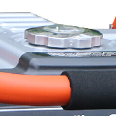 Большой топливный бак позволяет длительное время работать автономно