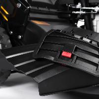 Удобные направляющие для бокового выброса травы