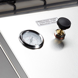 Манометр в наличии