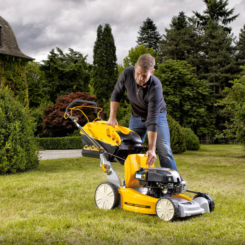 Газонокосилка бензиновая Cub Cadet CC 46 SPB V IS