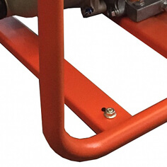 Все детали помпы помещены в надежную металлическую раму