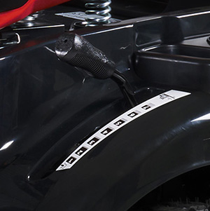 Регулировка высоты кошения с 7 положениями позволяет получить идеальный газон 