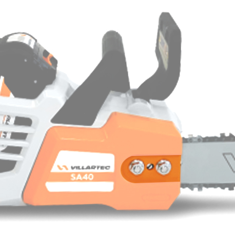 Боковое устройство натяжения цепи позволяет быстро отрегулировать цепь