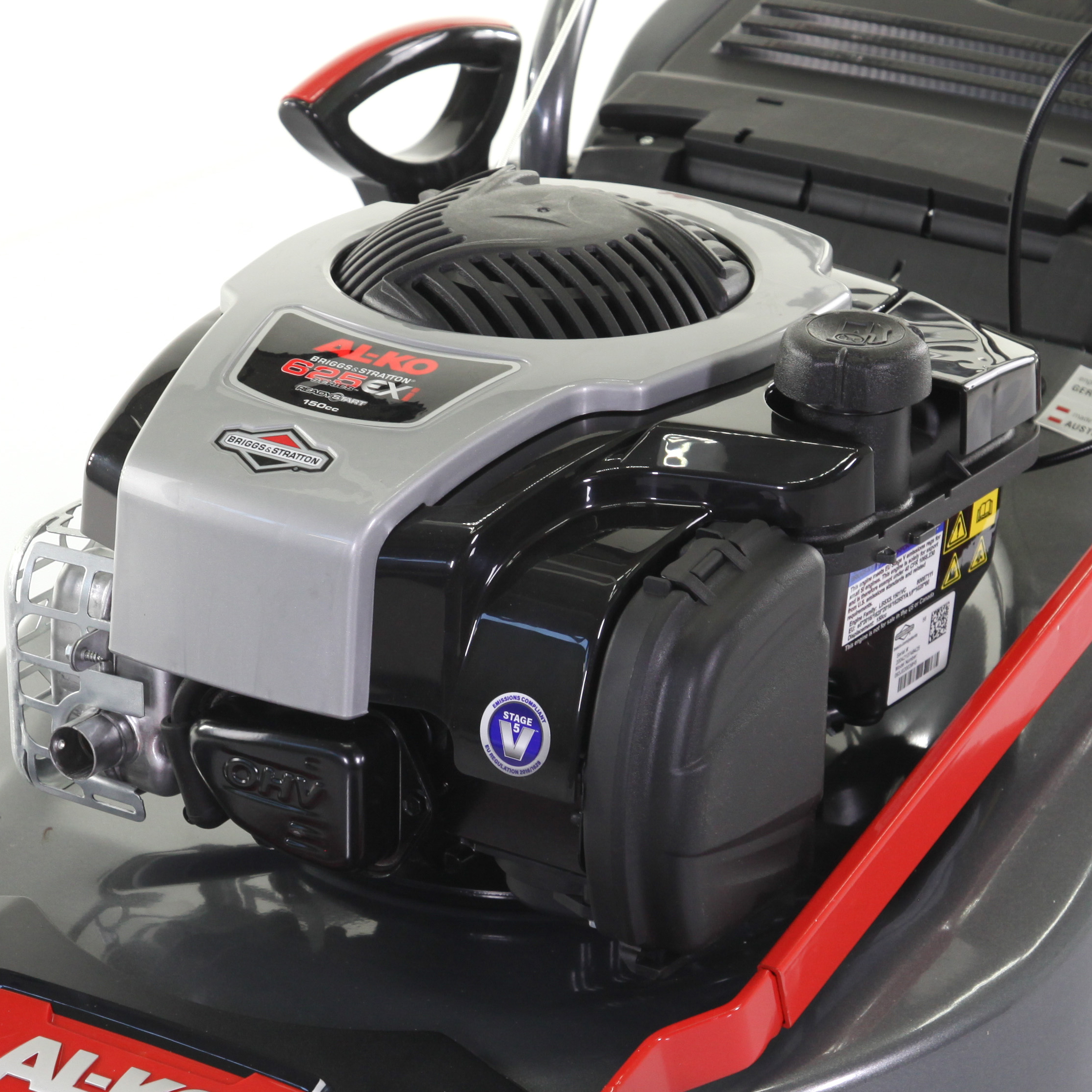 Мощный двигатель рабочим объемом 150 куб. см.