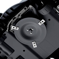 Плавающие ножи обеспечивают безупречный срез даже на сложном рельефе