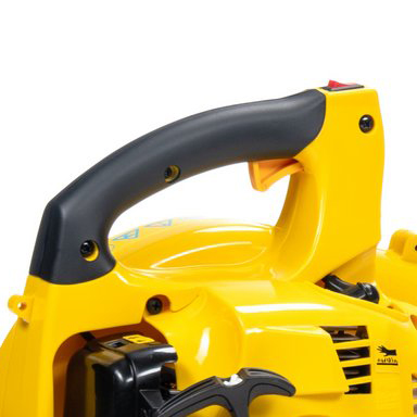 Эргономичная рукоятка позволяет с удобством управлять процессом уборки