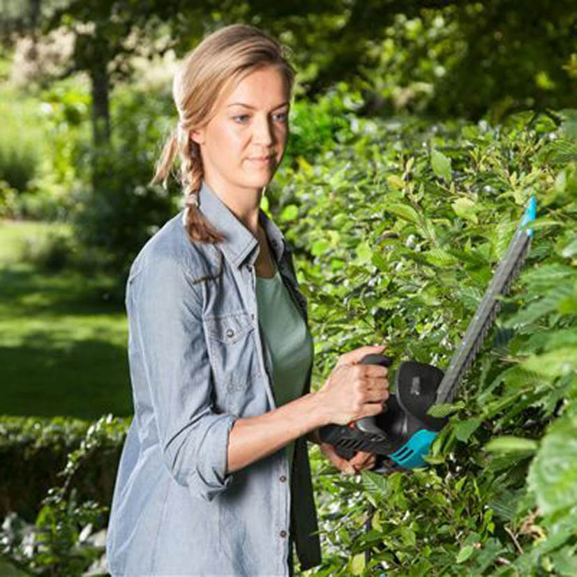 Кусторез (ножницы) электрический Gardena EasyCut 420/45