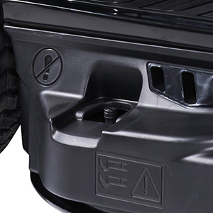 Штуцер для подключение садового шланга позволяет быстро очистить деку от остатков травы