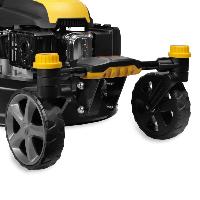 Два высоких колеса на кронштейнах обеспечивают повышенную проходимость