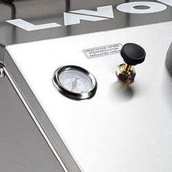 Манометр в наличии