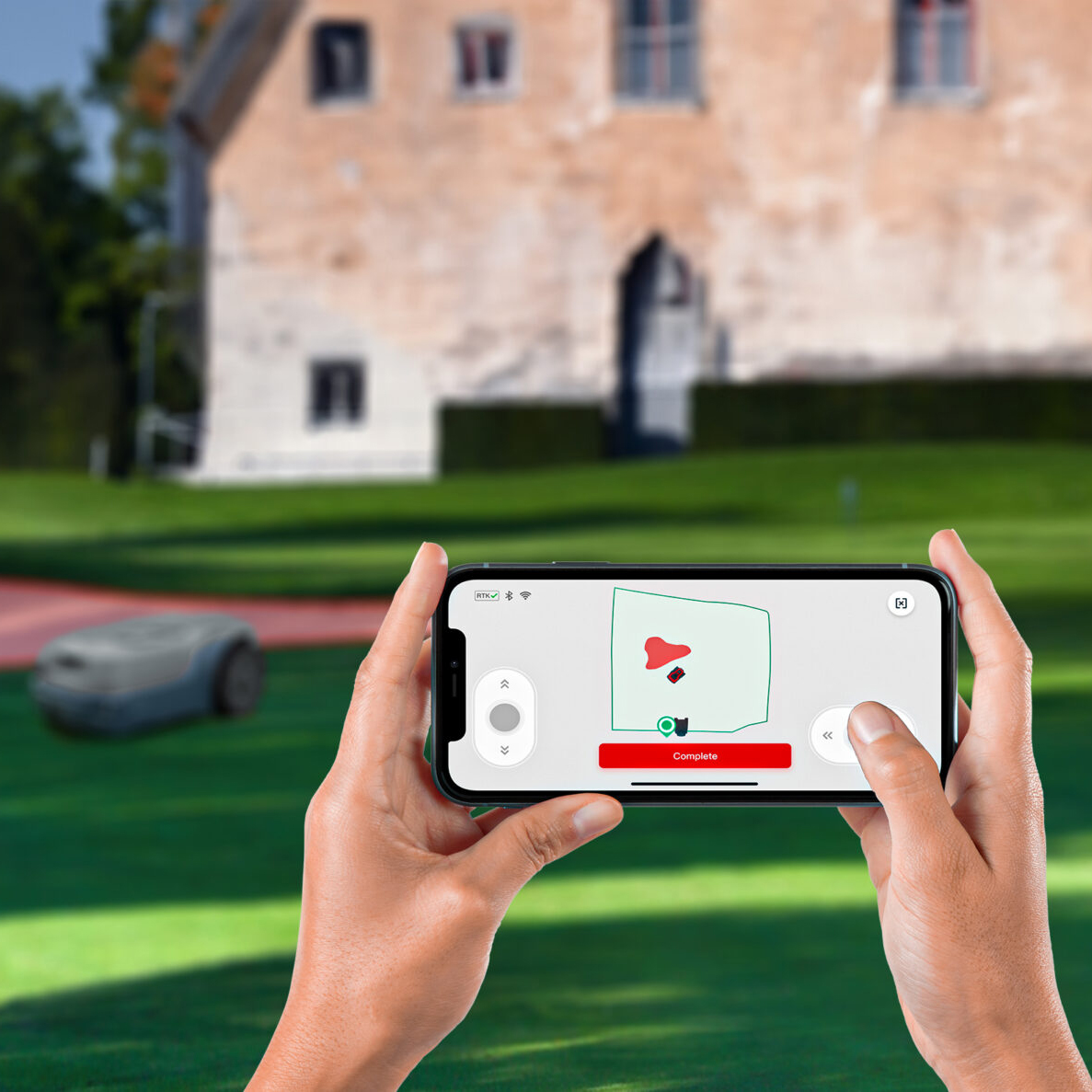 Управление через приложение позволяет контролировать косилку из любой точки мира