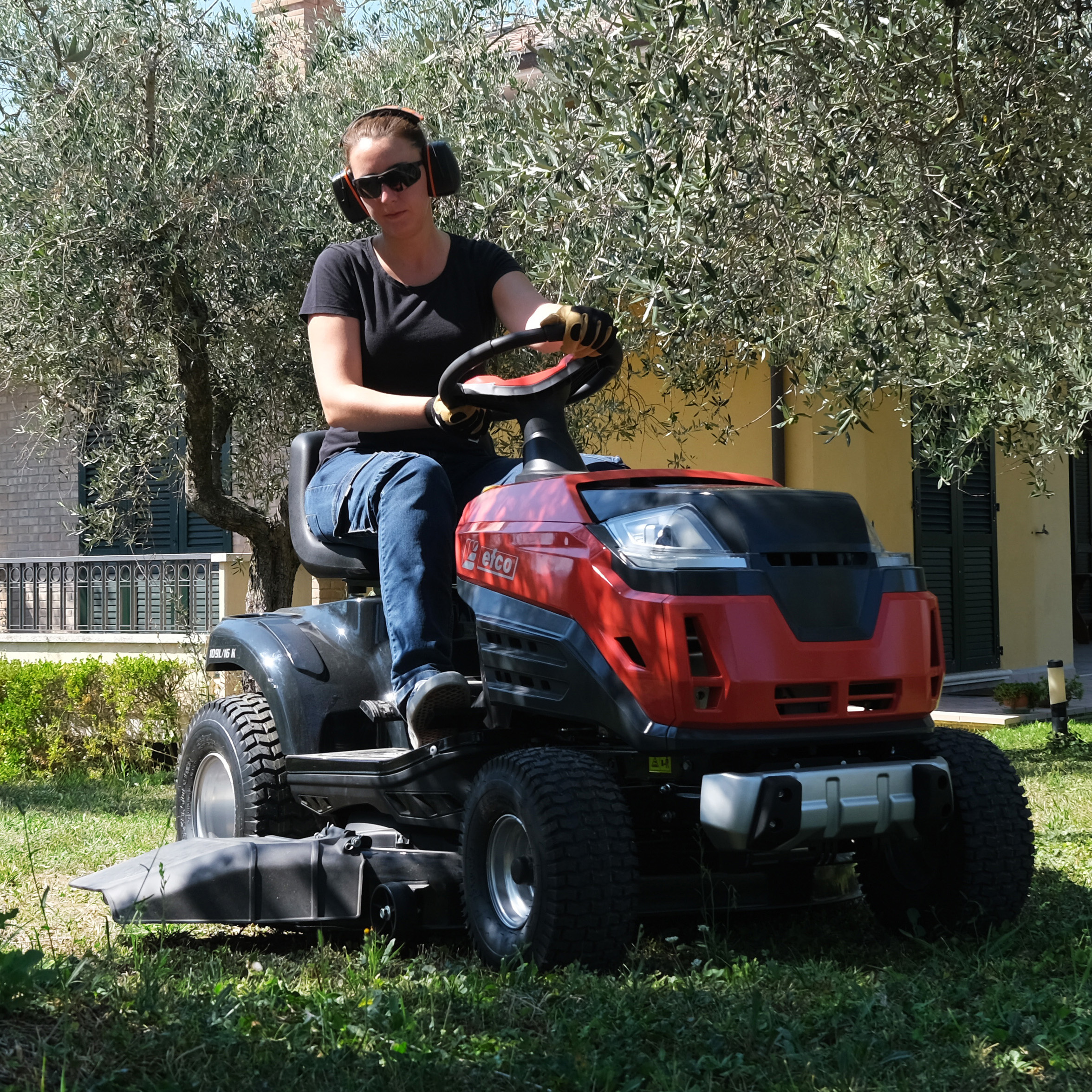 Газонокосилка с сиденьем (минитрактор) EFCO 109L/16 K