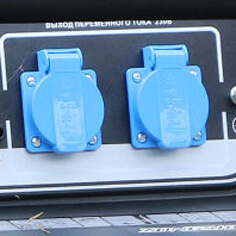 Для изготовления обмоток альтернатора используется медь, что повышает КПД